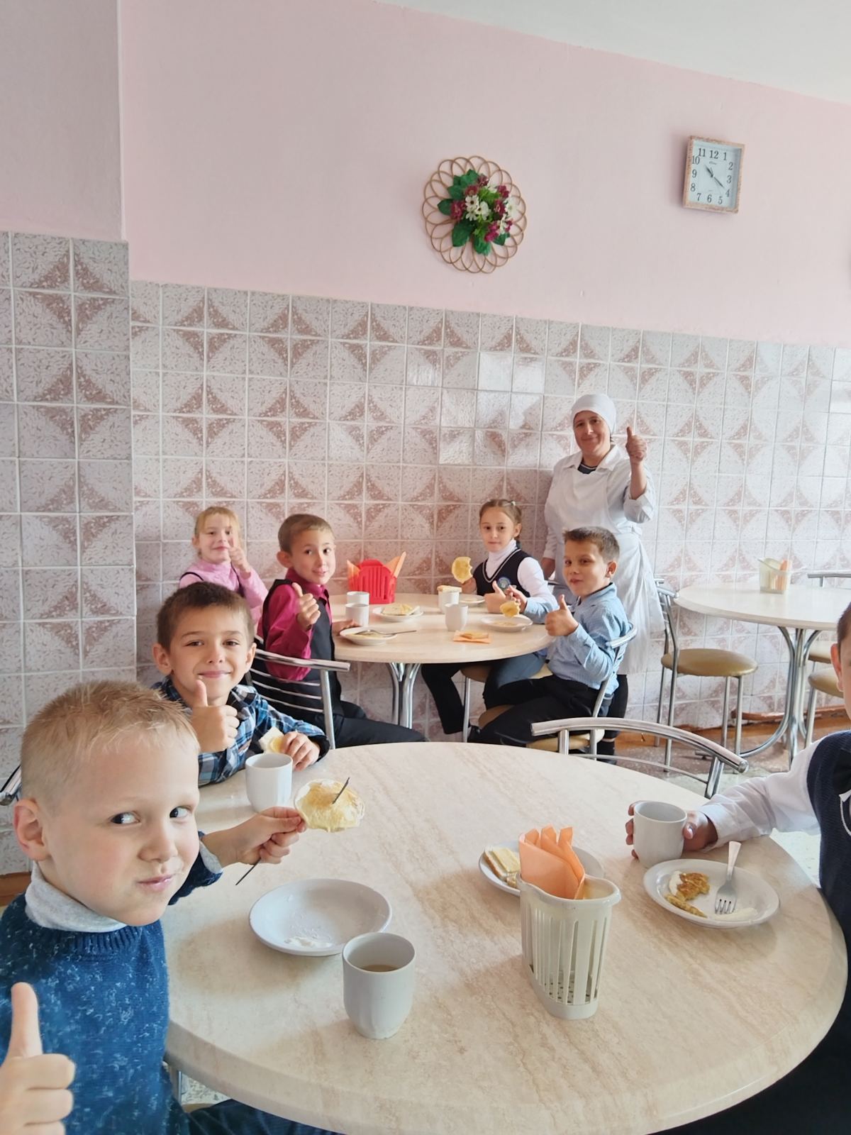 ШК.столовая Печищи с поваром